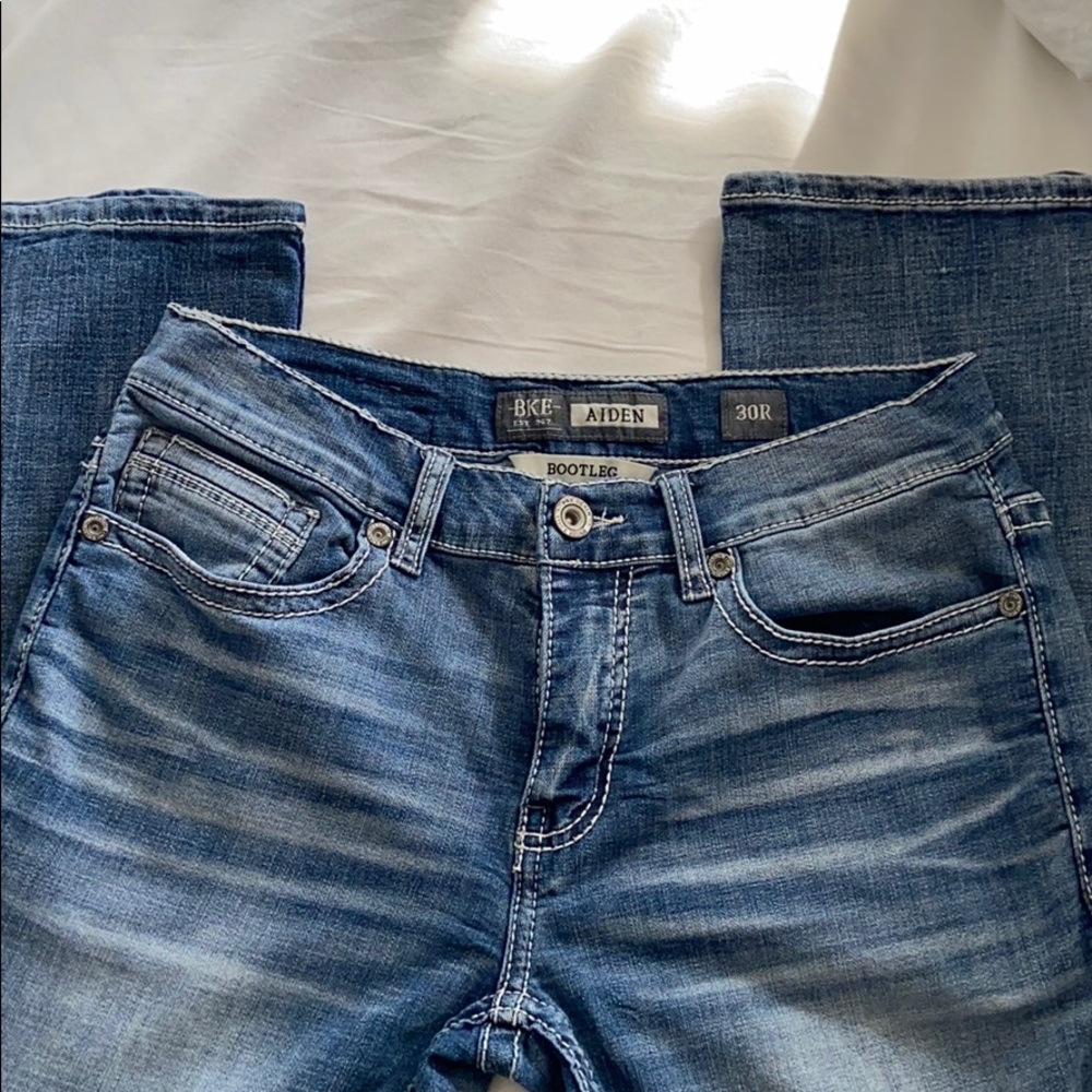 Buckle jeans